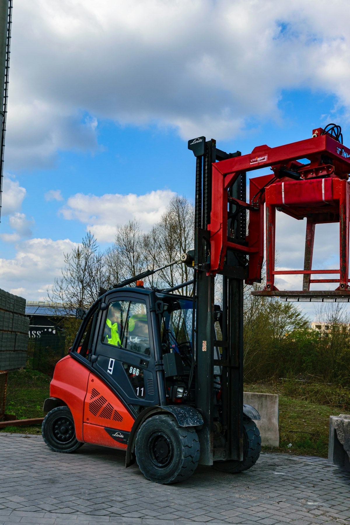 Forklift Kapasite Hesaplama: Yük Merkezi ve Kapasite Diyagramı Nasıl Okunur?
